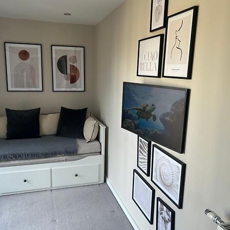 Cosy Bedroom In Luxury Apartment London Ngoại thất bức ảnh
