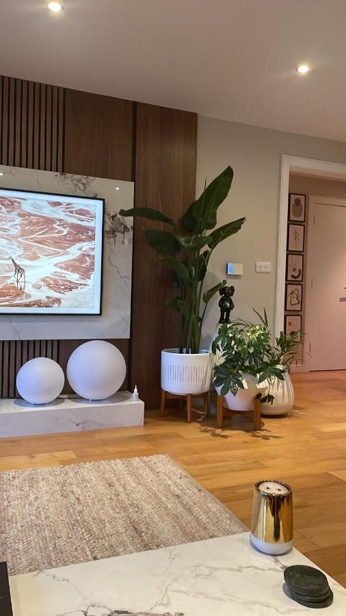 Cosy Bedroom In Luxury Apartment London Ngoại thất bức ảnh