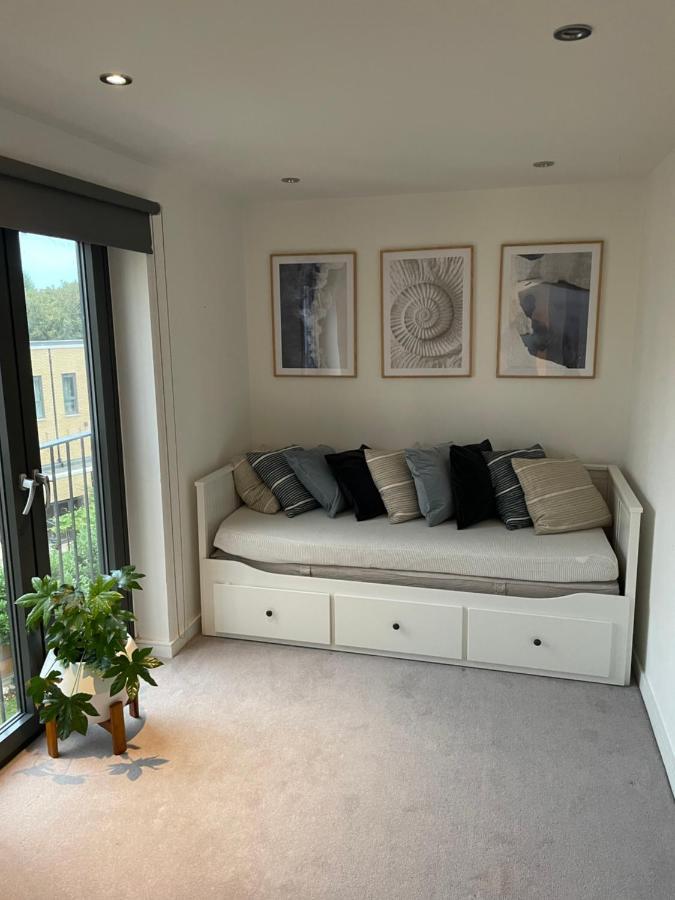 Cosy Bedroom In Luxury Apartment London Ngoại thất bức ảnh