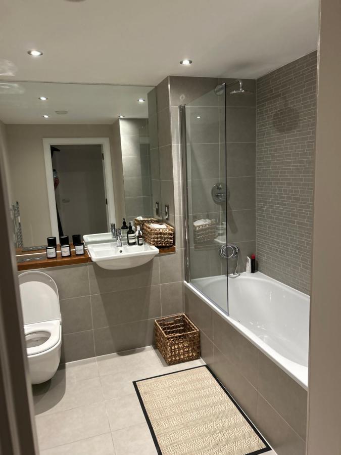 Cosy Bedroom In Luxury Apartment London Ngoại thất bức ảnh